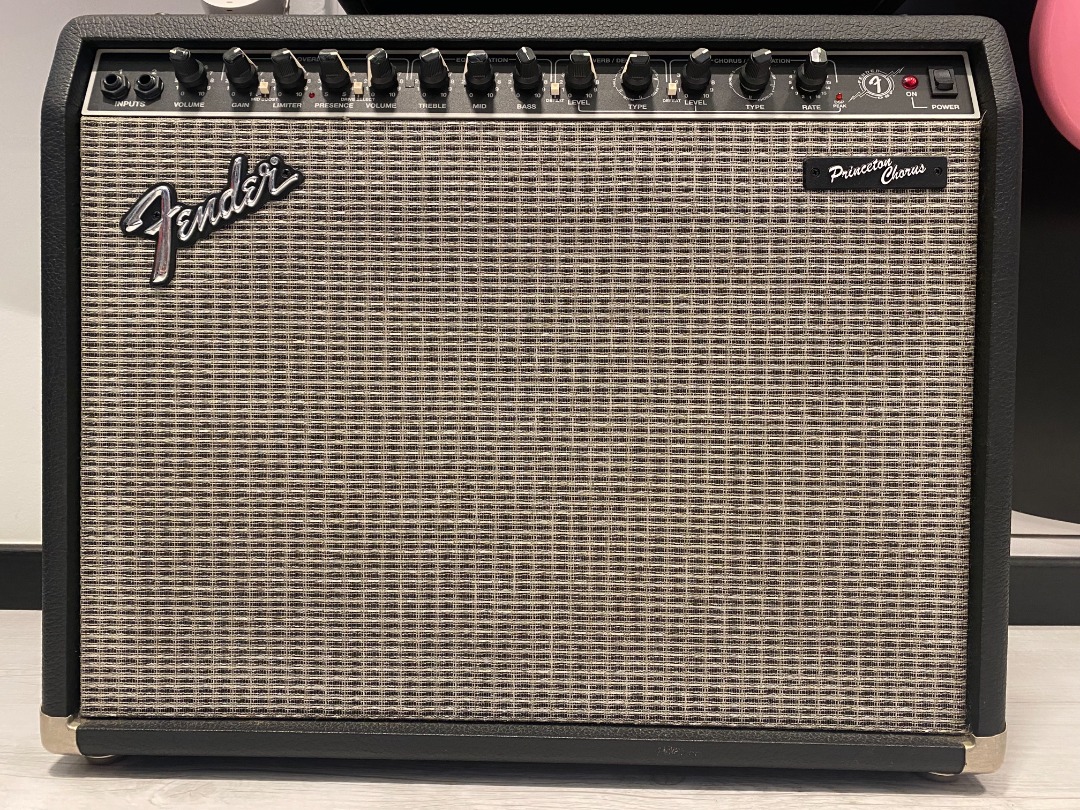 Fender Princeton Chorus DSP 2Channel 50Watt 2x10 Solid State Guitar Amp Combo (120V/60Hz