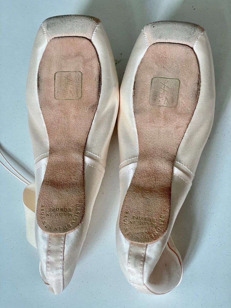 Gaynor Minden Classic Fit Pointe Shoes main image 0