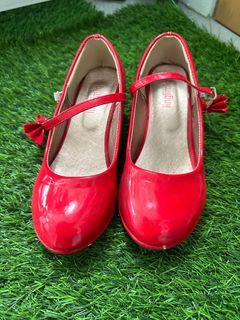 Girls little heel