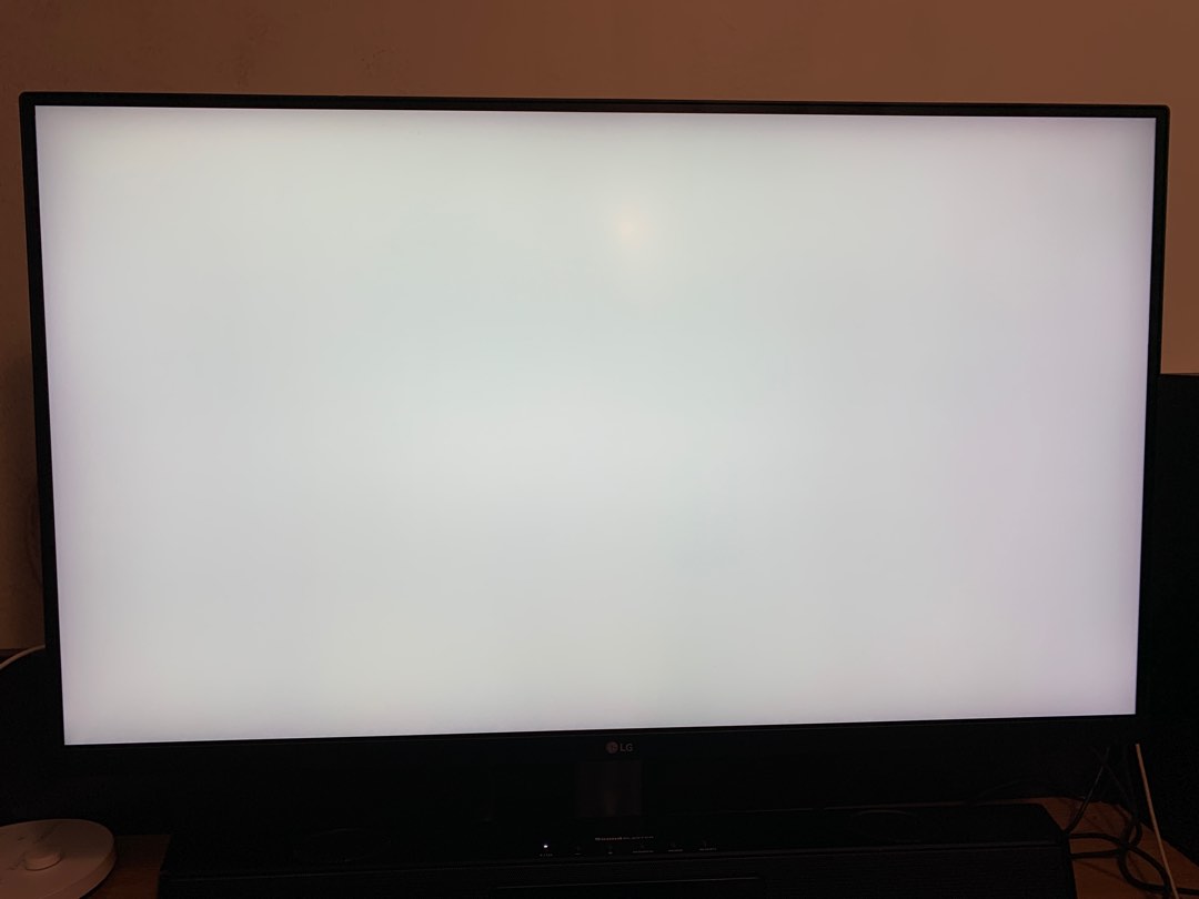 LG 32UN650 4K UHD Monitor, Computers & Tech, Parts & Accessories