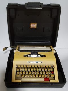 Manual Typewriter - Goldmaster 880dx Made in Korea