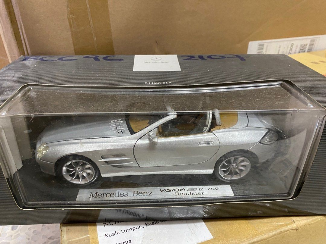 メルセデス ベンツ ヴィジョン SLR ロードスター + クーペ 1/18 - ミニカー