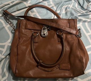 (Category: ) located in . Submitted by wroanne (Listing ID 1197984972, Image 1). Description: .
