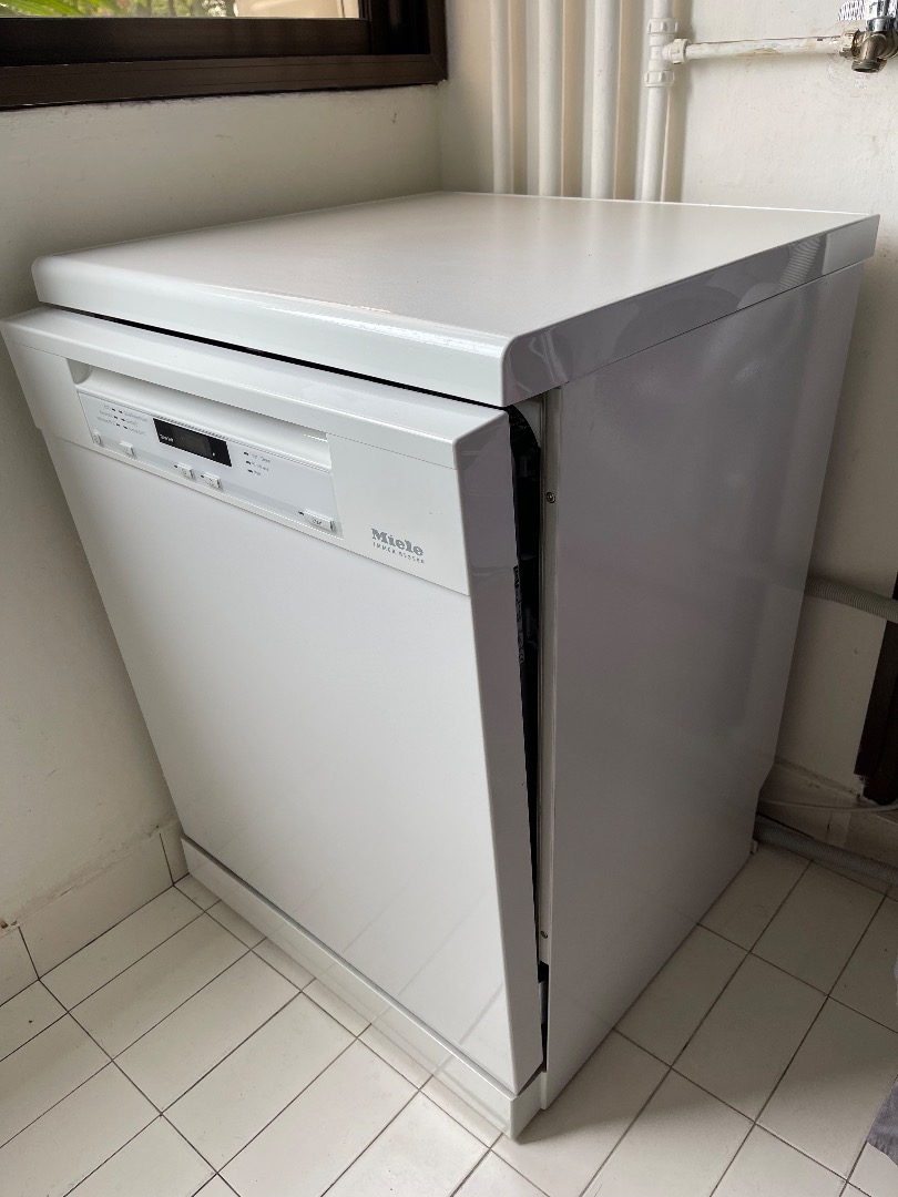 Miele G6620SC freestanding dishwasher TV Home Appliances