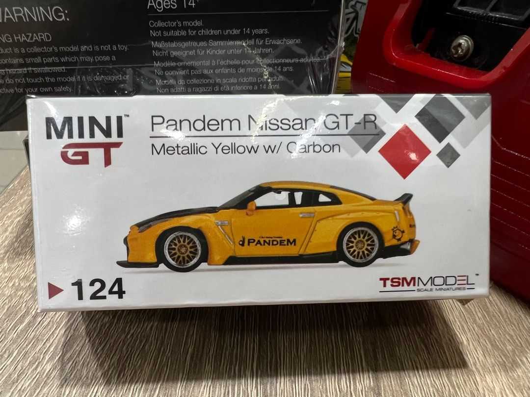 MINI GT 124 mijo Pandem Nissan GT-R (R35) Metallic Yellow w