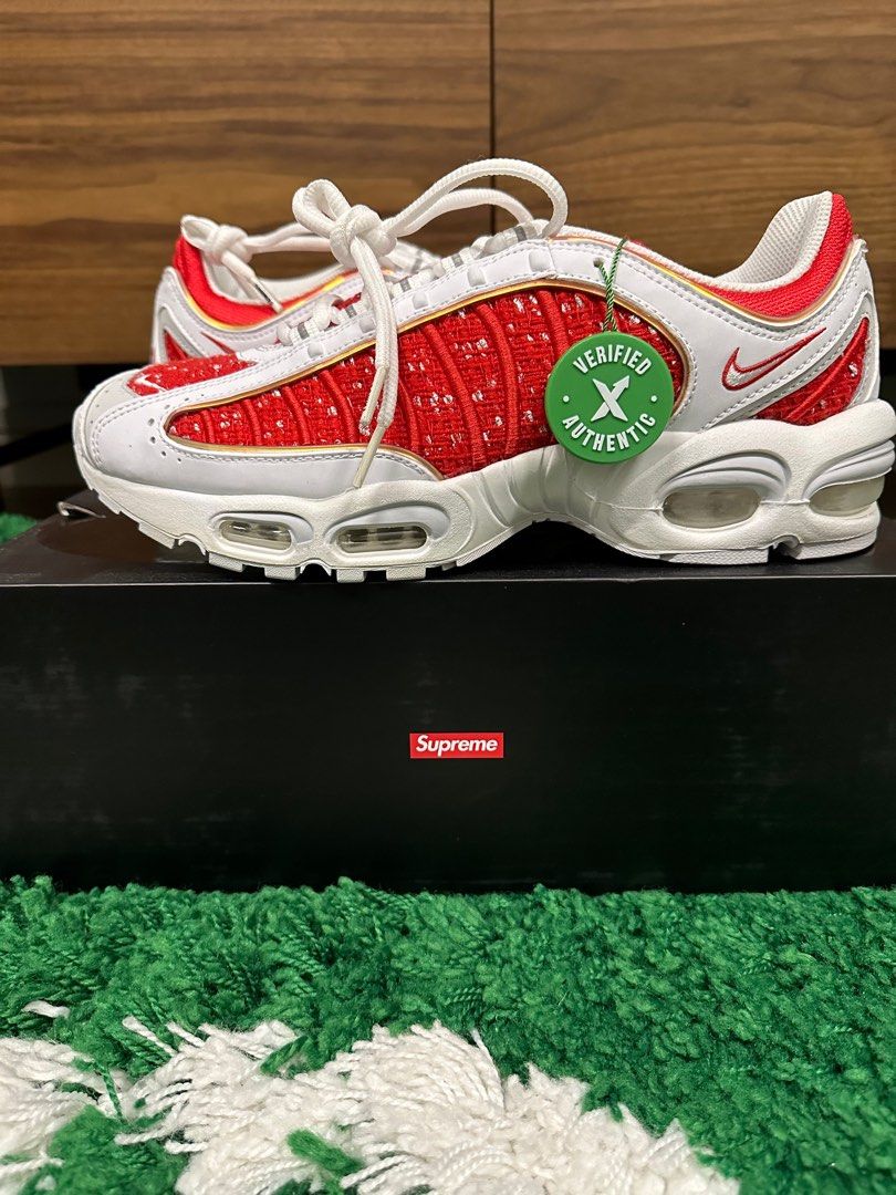 Supreme tailwind on feet outlet