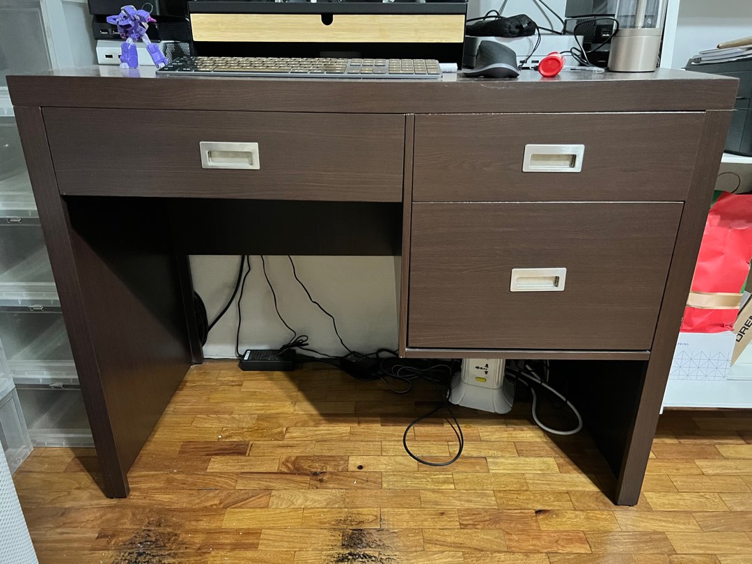 Office Table / Furniture & Home Living, Office Furniture