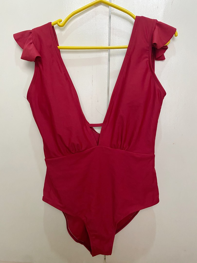 ONE PIECE RED SWIMSUIT, Women's Fashion, Swimwear, Bikinis & Swimsuits on Carousell