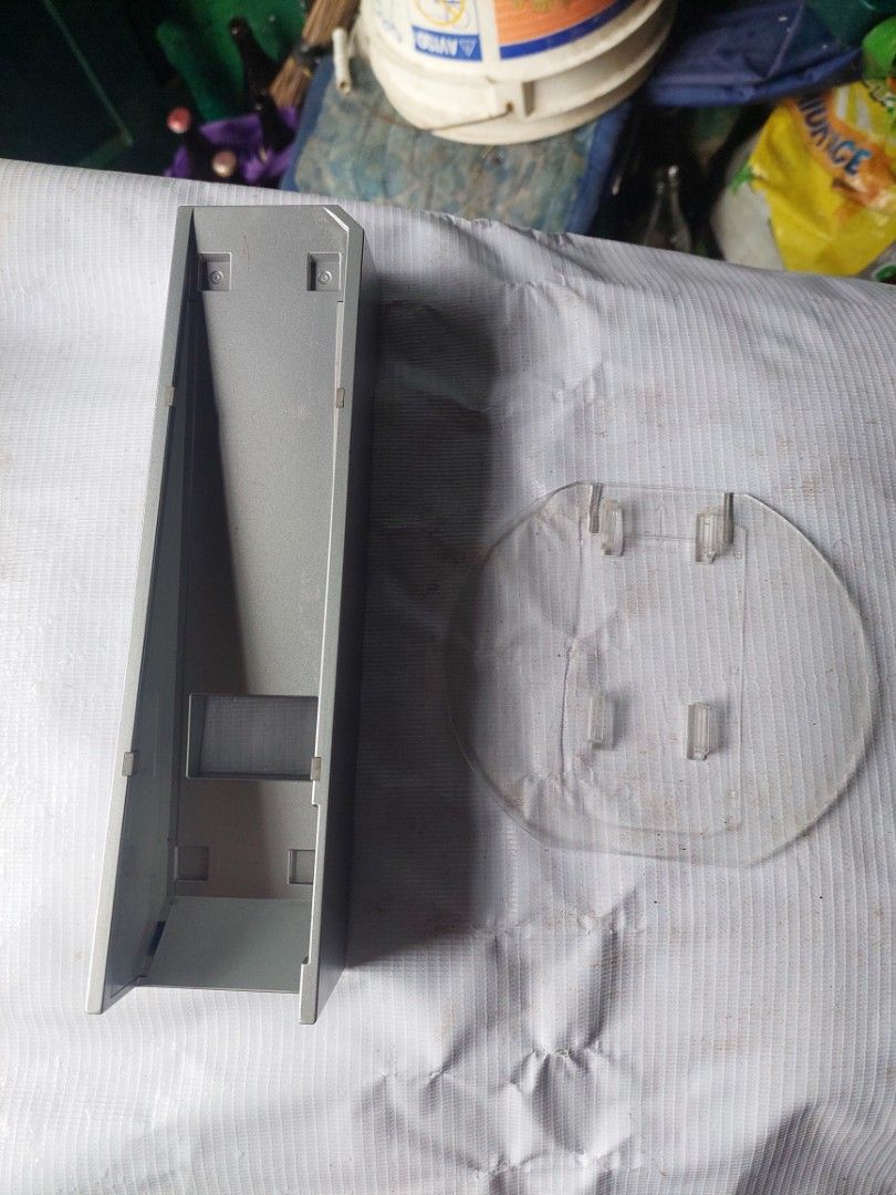 Original wii vertical stand w disc (Category: Cases & Covers) located in Quezon City. Submitted by obet89 (Listing ID 1198214291, Image 1). Description: vertcal stand for original wii used meet up bgc sm north.