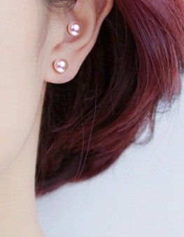 Double outlet piercing pearls