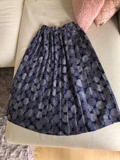 Pleated Mimosa navy blue long skirt