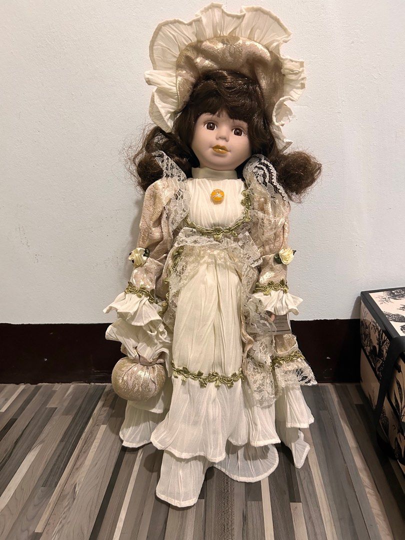Porcelain doll, Hobbies & Toys, Memorabilia & Collectibles, Vintage