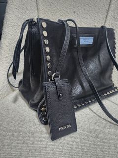(Category: ) located in . Submitted by guccilicious (Listing ID 1197978274, Image 1). Description: .