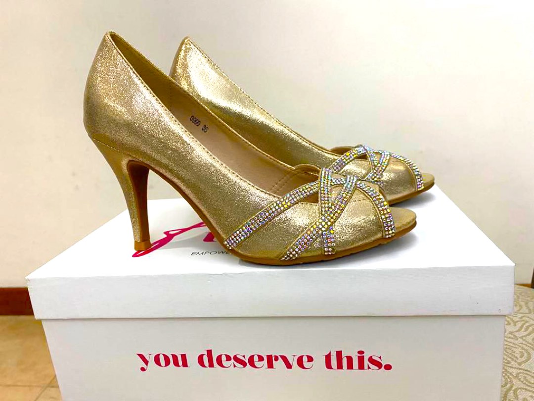 Gold stiletto heels hot sale