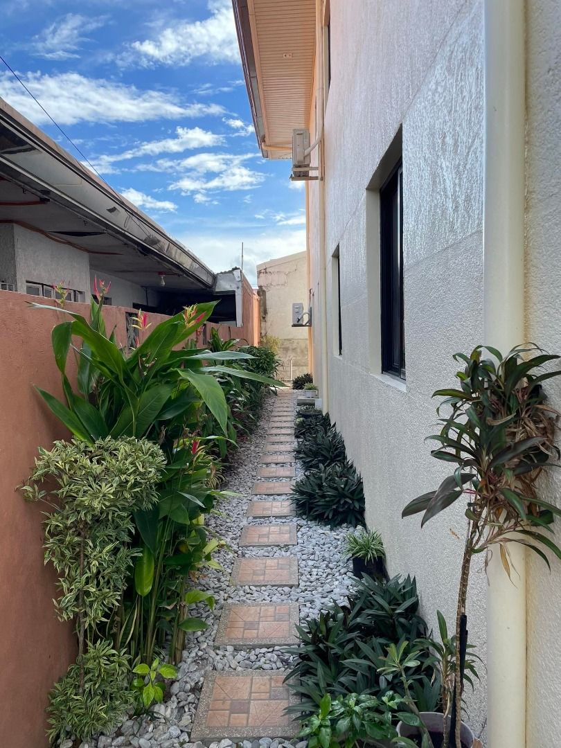 RFO 6 Bedroom 3 Bathroom with 2 Parking House and Lot For Sale Timog