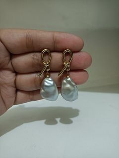 SALE!! kishi pearl earring