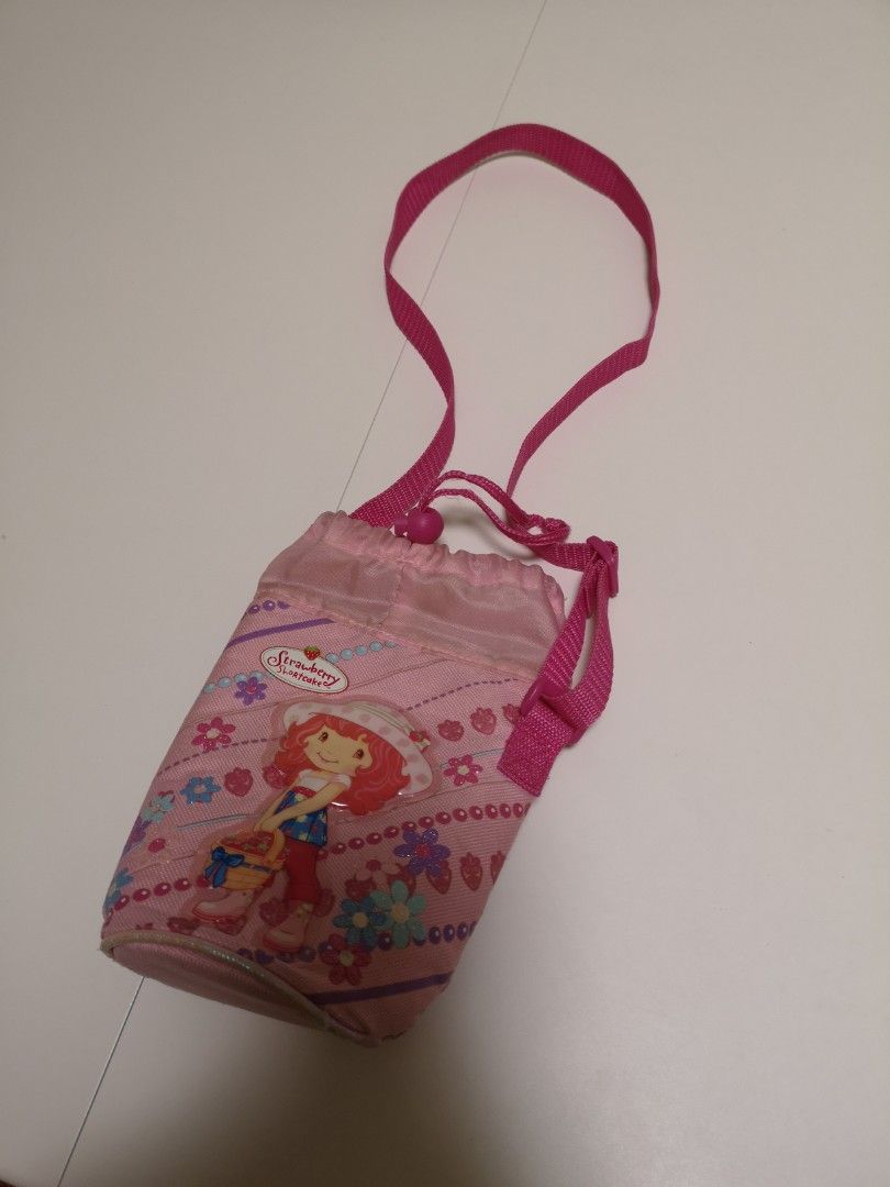 Sling Bag Strawberry Shortcake, Furniture & Home Living, Kitchenware