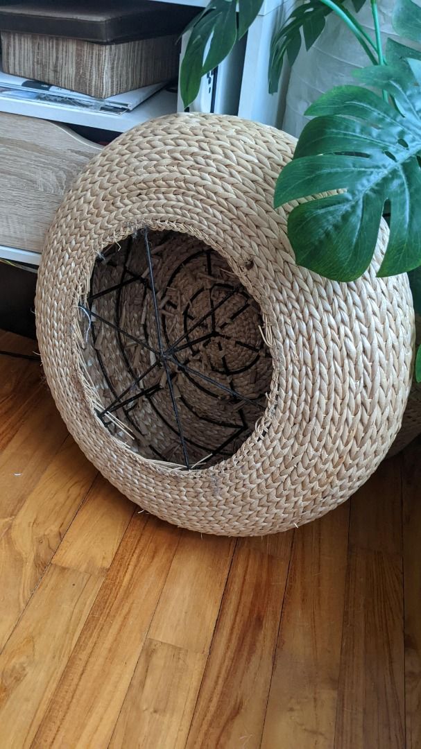 Futon circle top chair