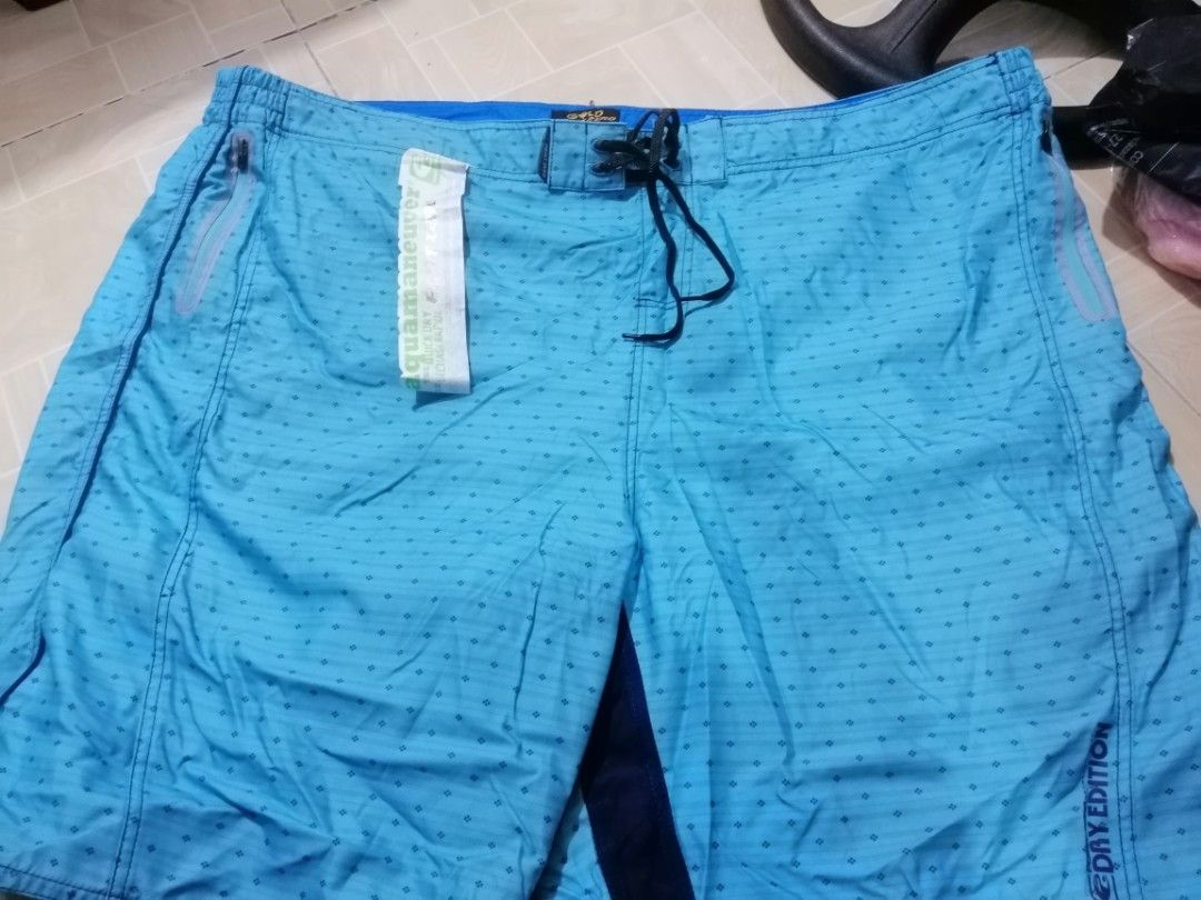 Super oversized shorts (Category: Shorts) located in Makati City. Submitted by gulai (Listing ID 1198048299, Image 2). Description: Super oversize shorts Bought in US.
