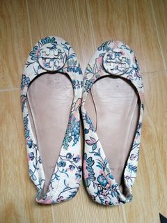 (Category: ) located in . Submitted by hereshepreloved (Listing ID 1198015973, Image 1). Description: .