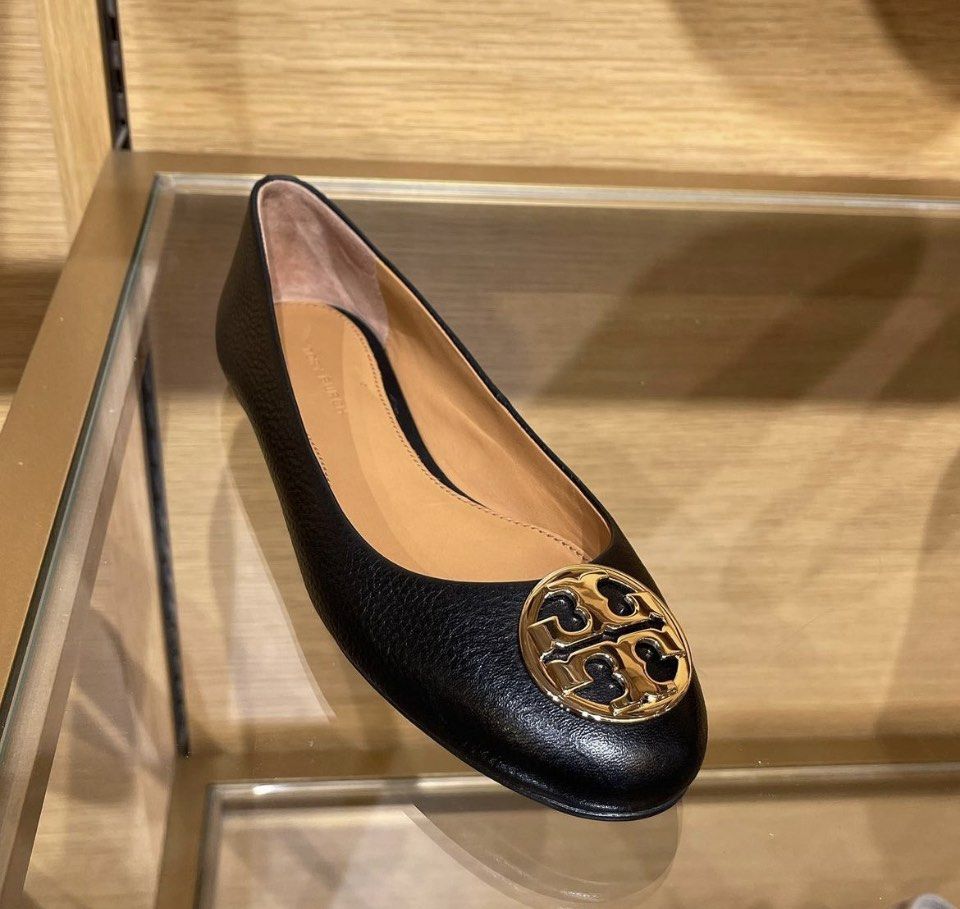 Tory Burch Flats, Women's Fashion, Footwear, Flats & Sandals on Carousell