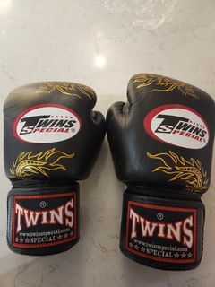 Twins Special Boxing Gloves 8OZ