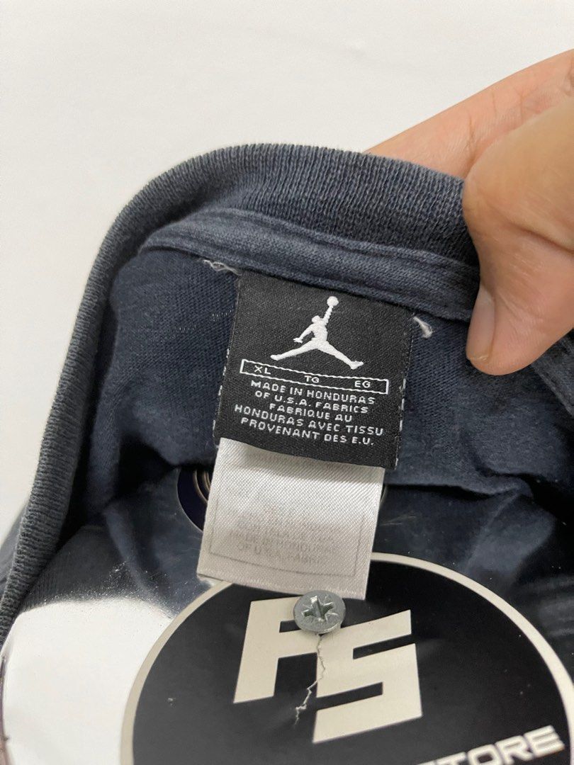 VINTAGE NIKE AIR JORDAN SHOES TSHIRT Men s Fashion Tops Sets