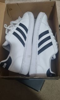 Womas Adidas grand court