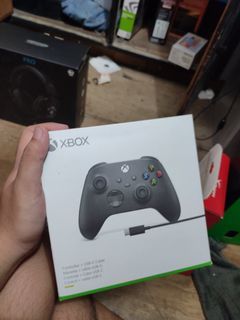 XBOX One Wireless Gaming Controller + USB C Cable