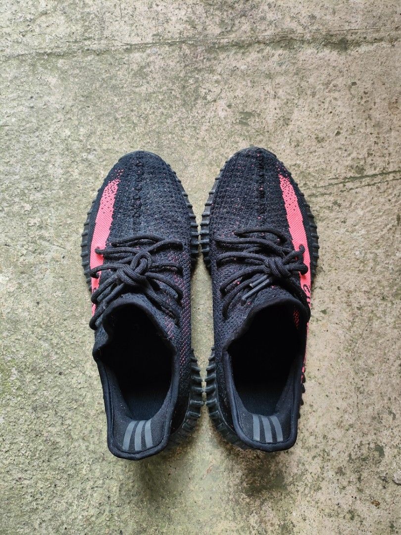 YEEZY 350 V2