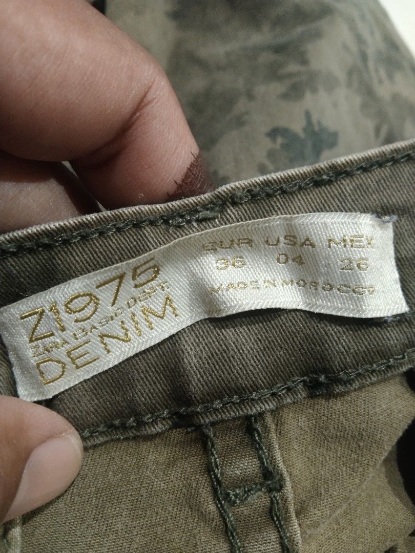 Camouflage jeans zara best sale