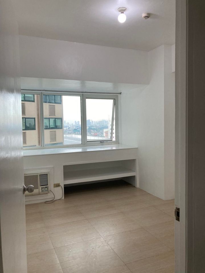 1 Bedroom Condo Unit Lee Gardens, Shaw Blvd., Mandaluyong City