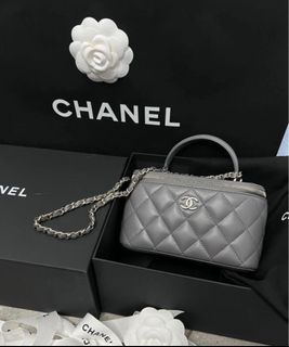 (Category: ) located in . Submitted by closetsale (Listing ID 1198233419, Image 1). Description: .