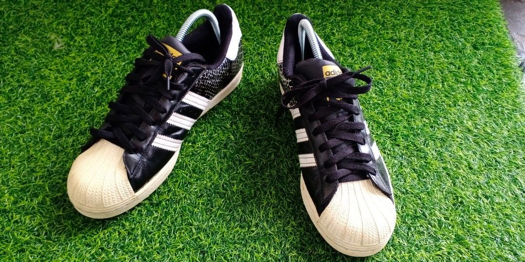Adidas Campus material kulit