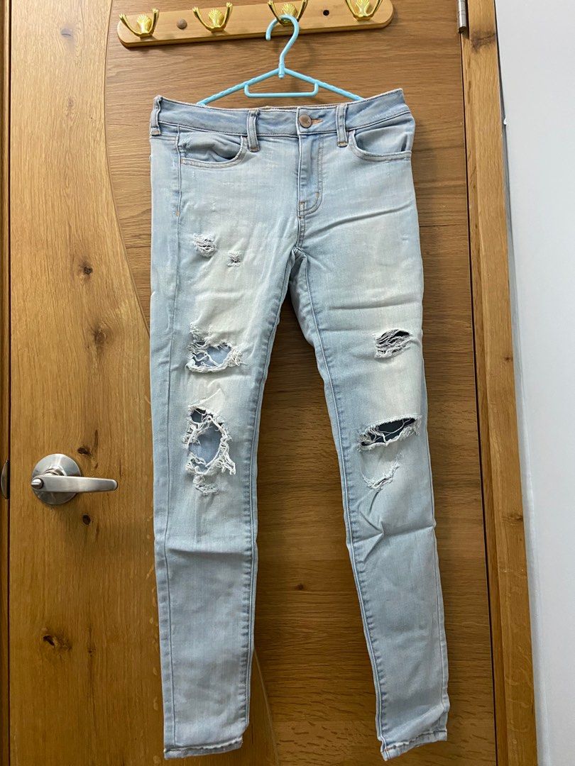 american eagle shattered breeze ripped jeans