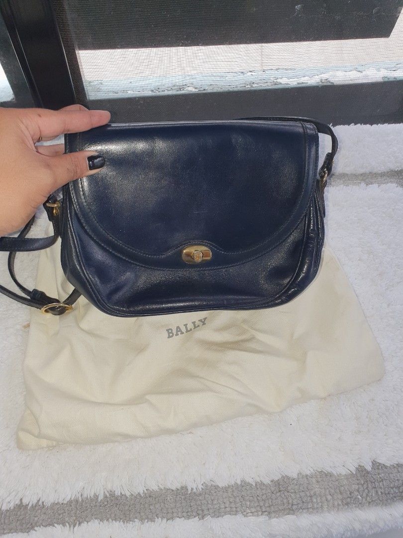 Authentic Bally crossbody (Category: Luxury Bags & Wallets) located in Santa Maria. Submitted by mikavillaflor4 (Listing ID 1198392733, Image 1). Description: authentic bally with dustbag japan auction japan source in good condition.