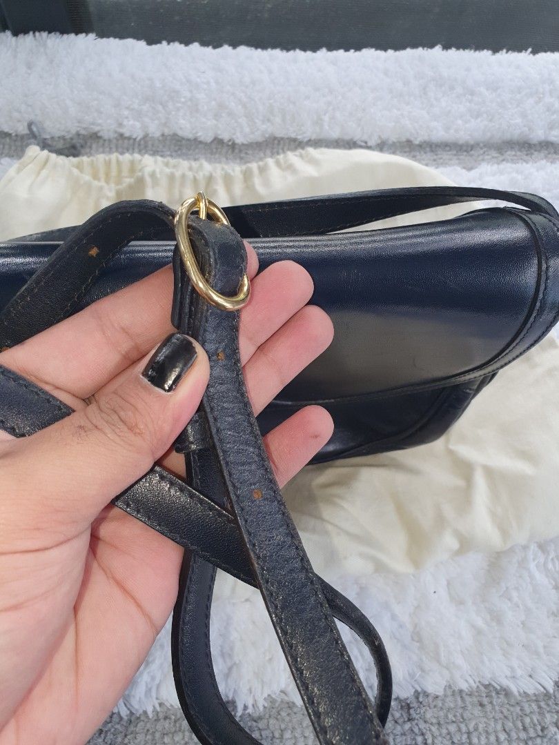 Authentic Bally crossbody (Category: Luxury Bags & Wallets) located in Santa Maria. Submitted by mikavillaflor4 (Listing ID 1198392733, Image 3). Description: authentic bally with dustbag japan auction japan source in good condition.