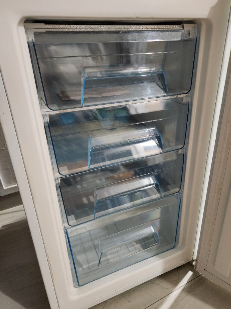 Breast milk Freezer 102L, TV & Home Appliances, Kitchen Appliances