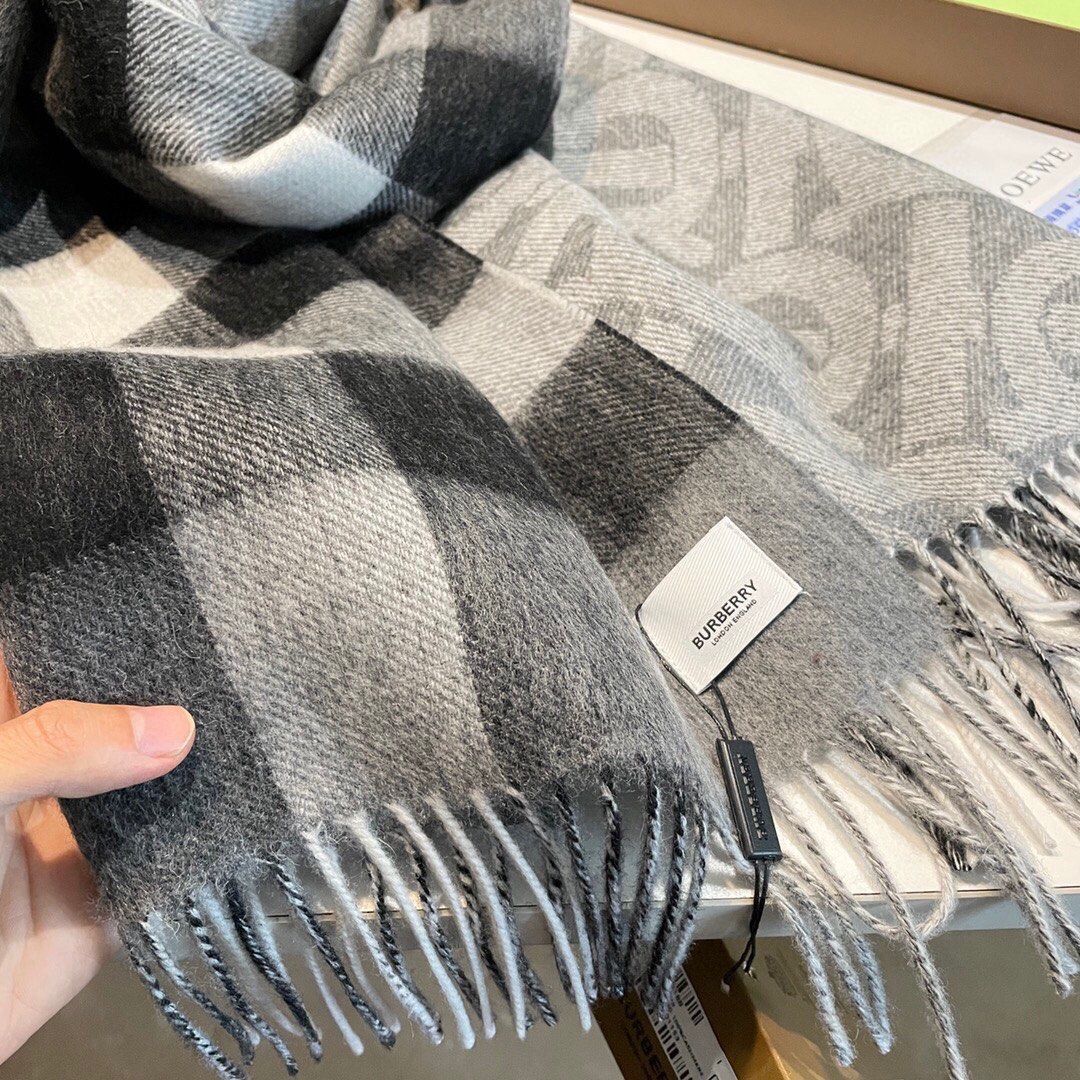 Burberry New two-color double-sided cashmere scarf, Women's