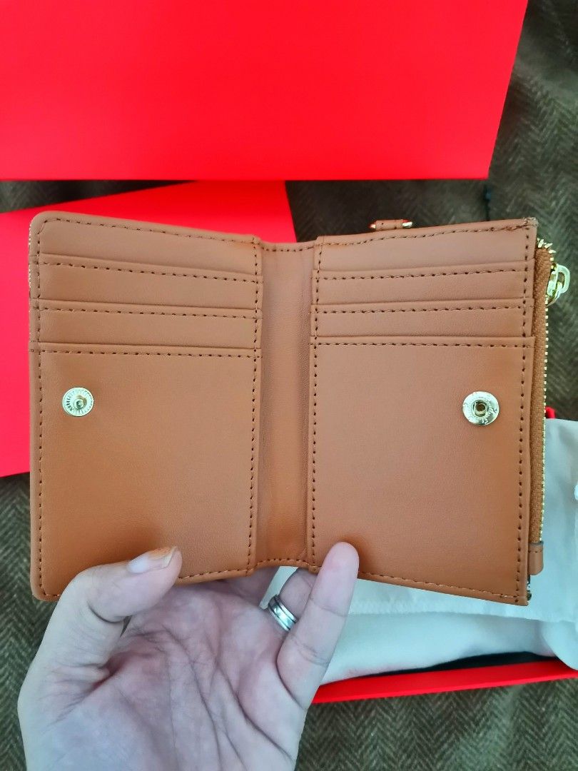 CLN WALLET (PERRIE), Luxury, Bags & Wallets on Carousell