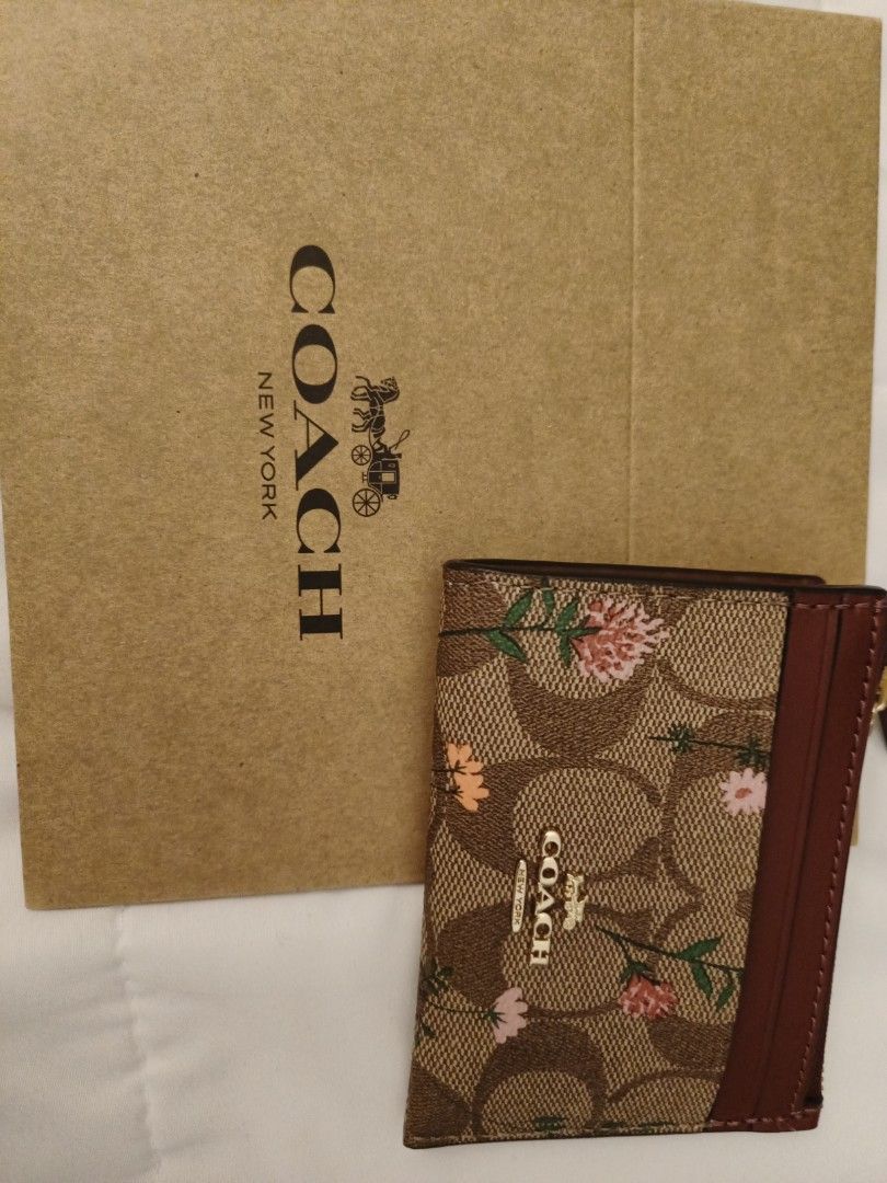 Coach flowery signature card id holder. Keychain holder Men s Fashion Watches Accessories Wallets Card Holders on Carousell