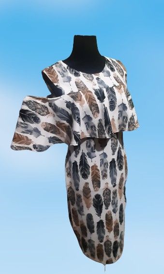 Cold shoulder formal dress (Category: Dresses) located in Paranaque City. Submitted by conrich (Listing ID 1198261877, Image 3). Description: Fits medium to Semi-large. Stretchable material, hugs to the body like a second skin. Bought, washed and stored..
