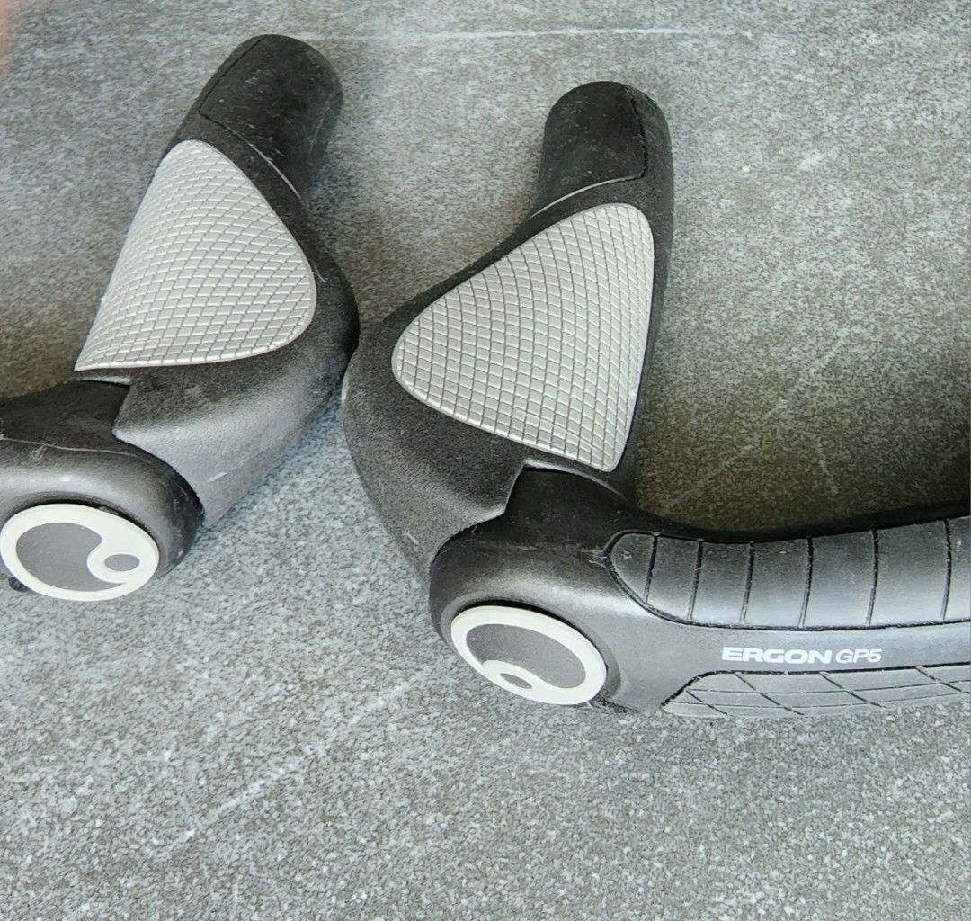 Ergon GP5 Comfort handlebar Grips, Sports Equipment, Bicycles & Parts