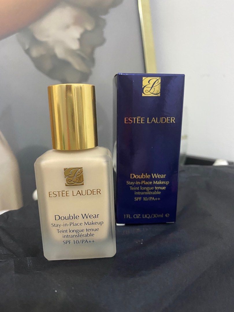 Estee Lauder Double Wear Stay-in-Place Makeup Foundation SPF10, 1N0  Porcelain, 1 oz 