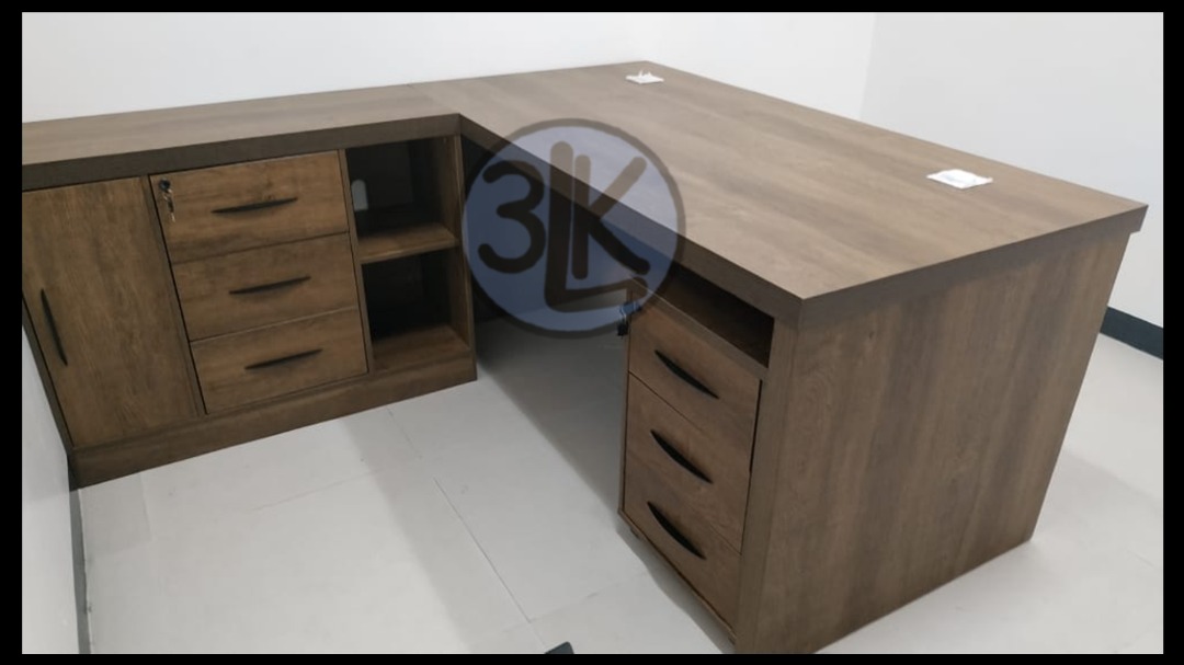 EXECUTIVE TABLE OFFICE TABLE, Furniture & Home Living, Office