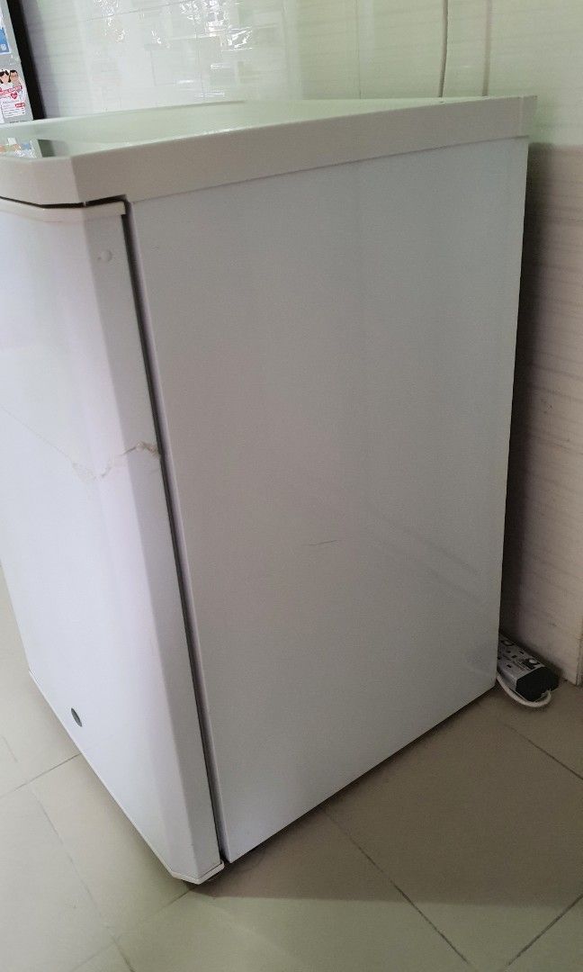 Farfalla Upright Freezer with Lock, Babies & Kids, Nursing & Feeding