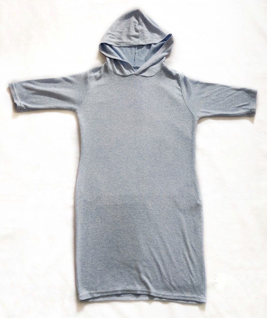 Fleece Plush Fabric Stretchable Comfy Dress Freesize (Category: Dresses) located in Balanga. Submitted by shi.made (Listing ID 1198347457, Image 1). Description: CONDITION: TOP MINT without any signs of usage. FEATURES: •Hoody •2 side pockets SIZE: BUST: stretches up to 47 inches circumference LENGTH FROM SHOULDER TO BOTTOM SEAM: 33 inches •Best Fit for all sizes ° Color and appearance of the product may be slightly different from the picture bec