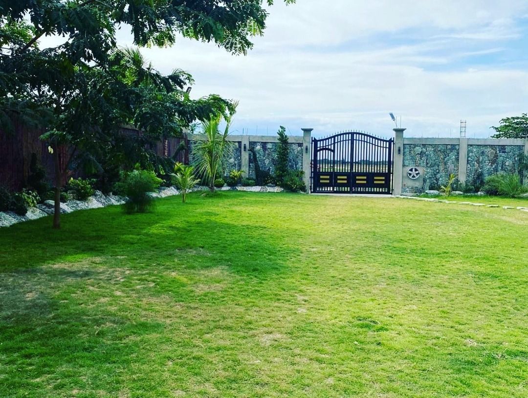 FOR SALE GRAND MANSION WITH FARM RESORT IN NUEVA ECIJA VERY NEAR NLEX