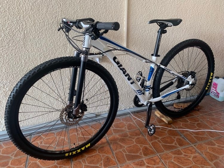 Giant MTB 29er, Sports Equipment, Bicycles & Parts, Bicycles on Carousell