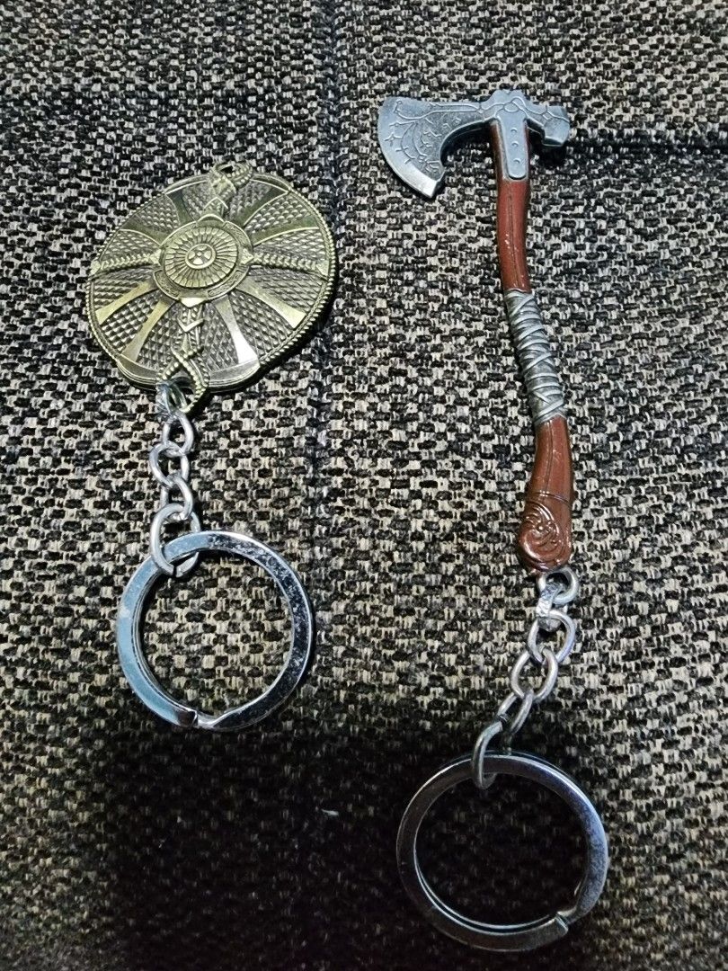 God Of War Axe and Shield Keychain Hobbies Toys Stationery
